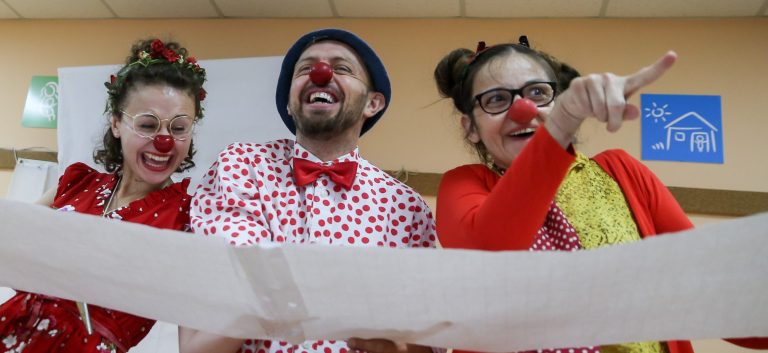Міжнародний десант лікарняних клоунів RedNoses в Україні